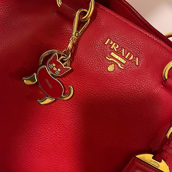 SEMI NEW @prada #pradabag - Picture 3 of 4